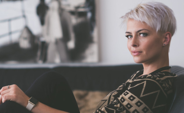 Muž ostavlja trudnu ženu zbog ljubavnice — Osam godina kasnije, ona se vraća - featured image