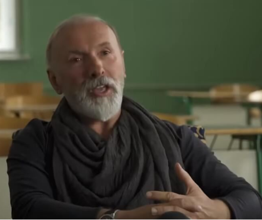 Skidao sam bubašvabe sa odela i išao da zaradim za hleb, izbeglištvo žene i dece me rastrglo: Dino Merlin završio na psihijatriji zbog svega što je doživeo