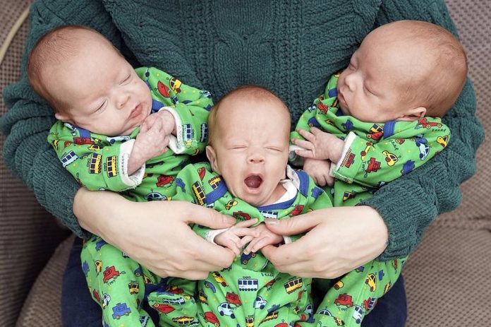 Supruga je rodila trojke, a ja sam vikao od radosti. No ubrzo je postalo jasno da je napustila djecu i nestala. Riječi moje kćeri na sudu, 24 godine kasnije, slomile su me do suza - featured image Supruga je rodila trojke, a ja sam vikao od radosti. No ubrzo je postalo jasno da je napustila djecu i nestala. Riječi moje kćeri na sudu, 24 godine kasnije, slomile su me do suza - featured image