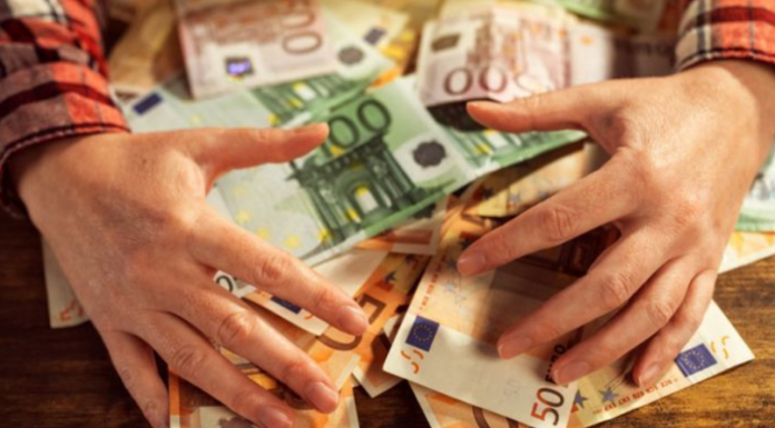 KADA NOVAC PRONAĐE PUT: Ova 4 zodijaka ulazi u fazu kada se vrata blagostanja sama otvaraju za njih!